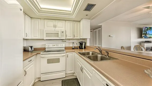 $9,500 | 6415 Midnight Pass Road, Unit 602, Sarasota, FL 34242