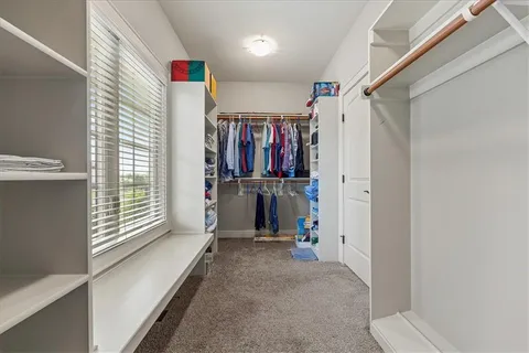 $950,000 | 11775 Northwest 81 Street, Parkville, MO 64152