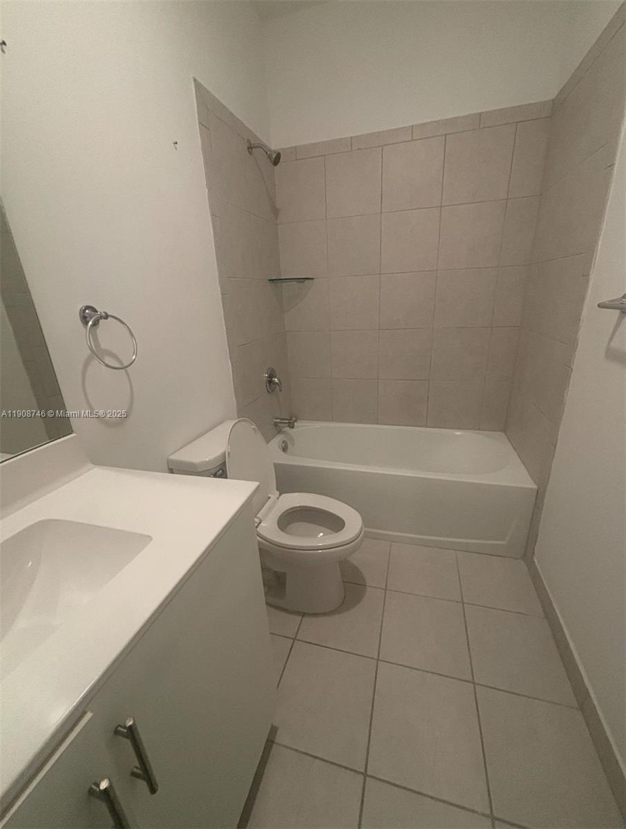 24601 Southwest 119th Place, Unit 5 Homestead, FL 33032 - Photo 17 of 21