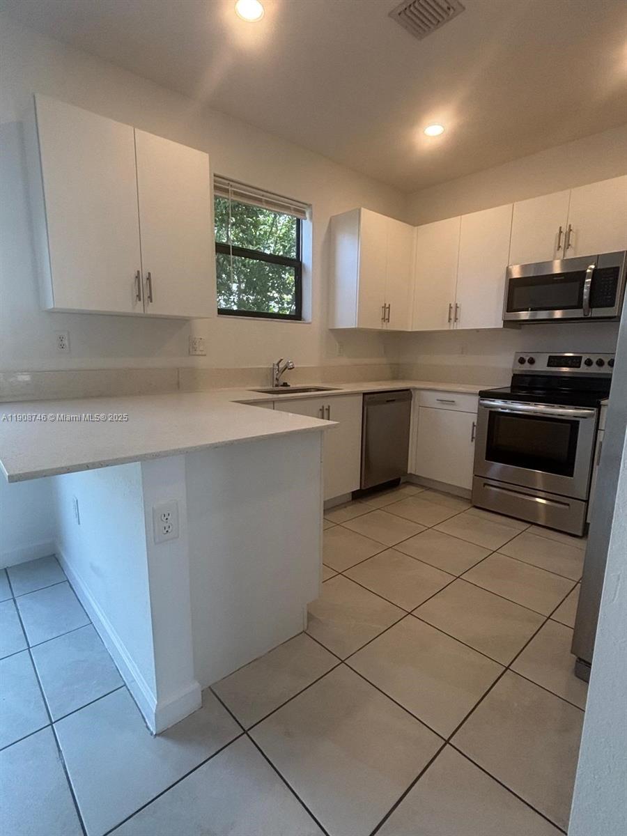 24601 Southwest 119th Place, Unit 5 Homestead, FL 33032 - Photo 3 of 21