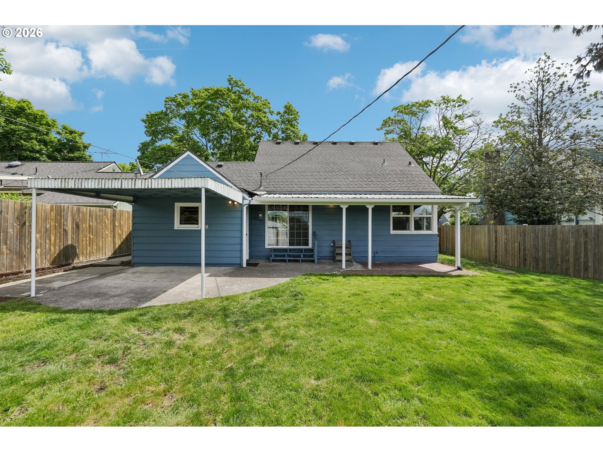 4204 Fir Street Vancouver, WA 98660 - Photo 36 of 37 a front view of a house with a garden
