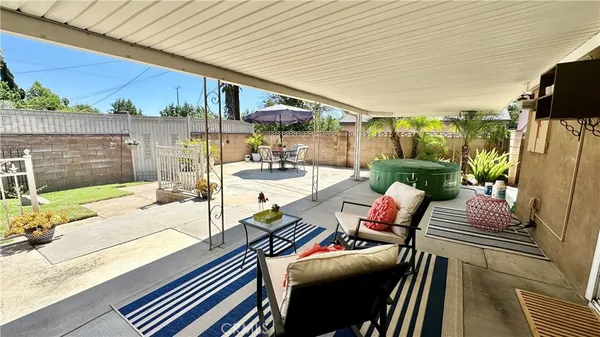 a view of an outdoor space