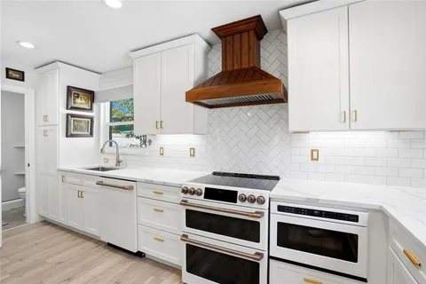 $599,000 | 743 43rd Avenue Northeast, St. Petersburg, FL 33703