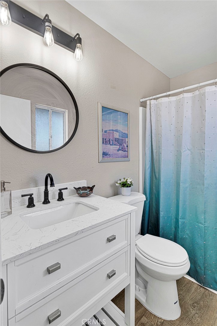 10616 Jamul Road Apple Valley, CA 92308 - Photo 19 of 25 Master bathroom