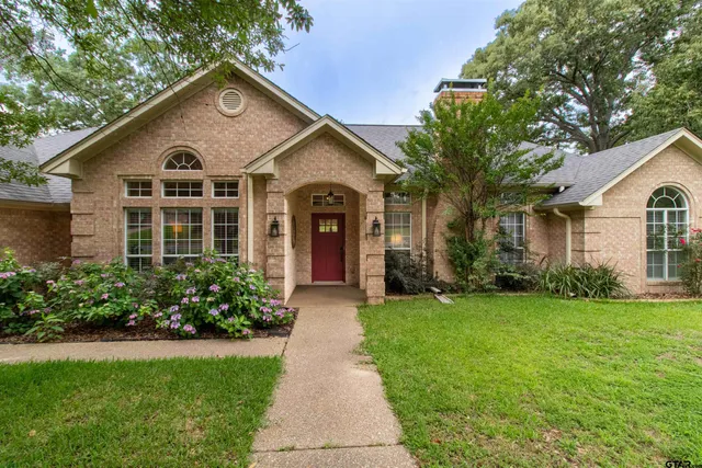 $415,000 | 18400 Woodhollow Drive, Flint, TX 75762
