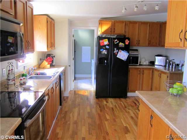 394 Ellis Road Montpelier, VA 23192 - Photo 3 of 18 Kitchen