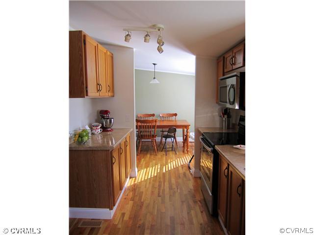 394 Ellis Road Montpelier, VA 23192 - Photo 4 of 18 Kitchen