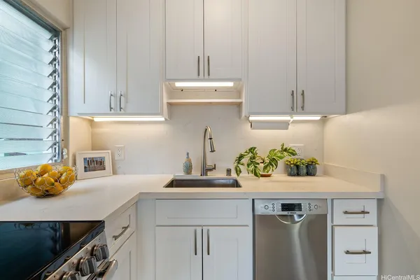 $700,000 | 2957 Kalakaua Avenue, Unit 501, Honolulu, HI 96815