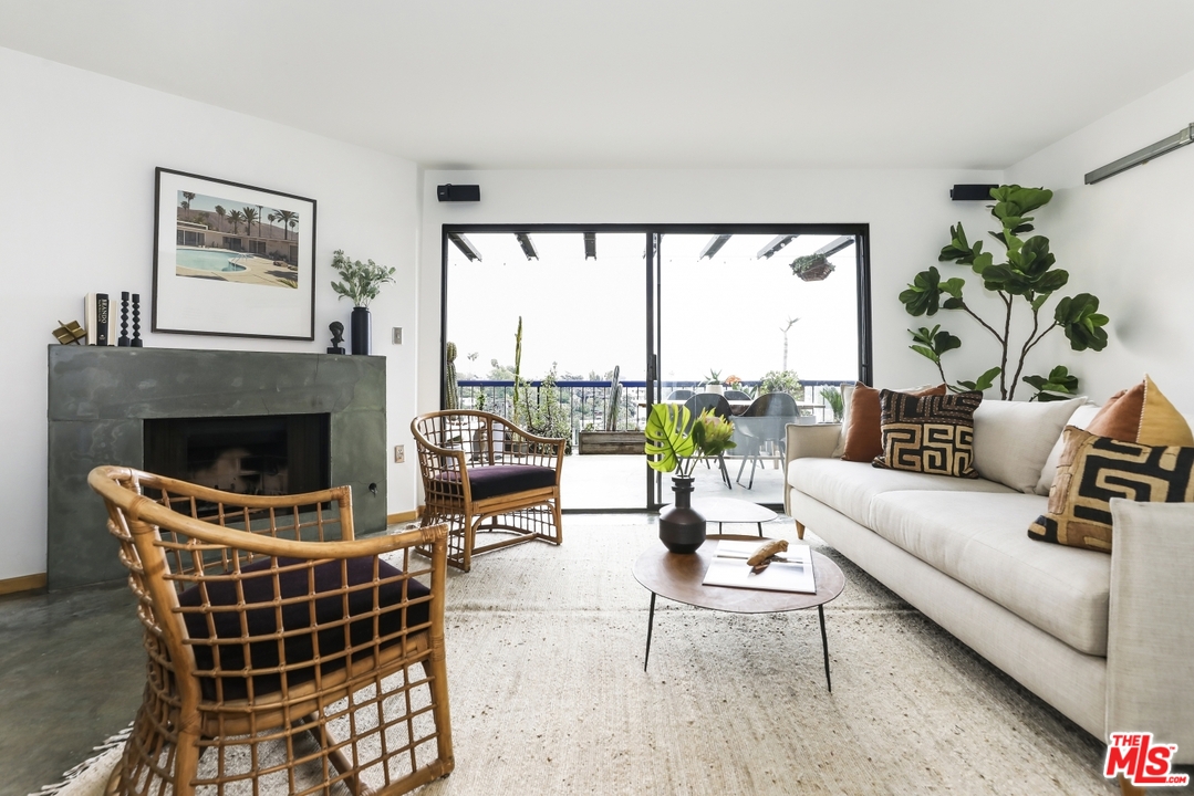 3375 Descanso Drive, Unit 2 Los Angeles, CA 90026 - Photo 2 of 31