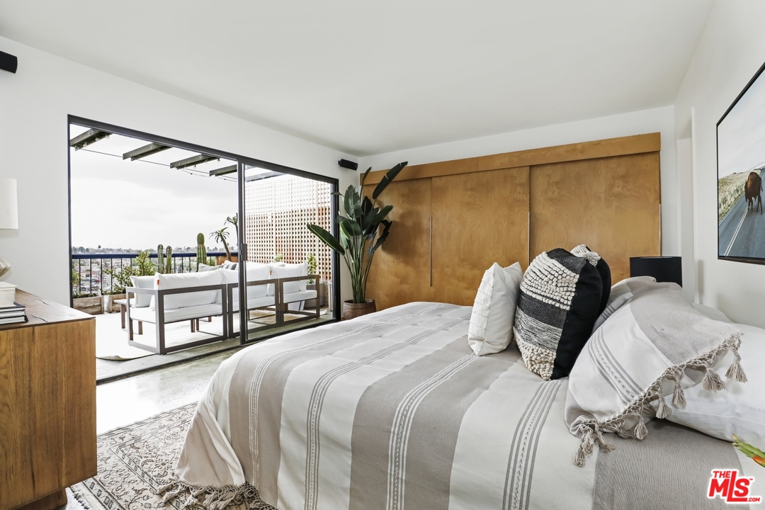 3375 Descanso Drive, Unit 2 Los Angeles, CA 90026 - Photo 17 of 31