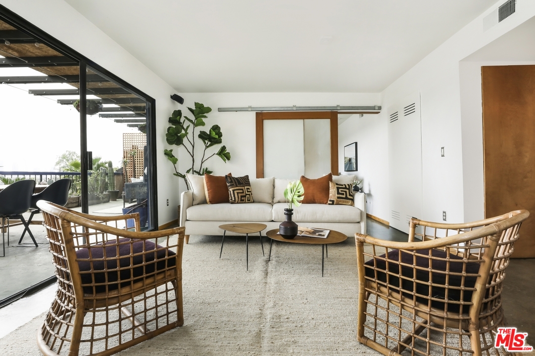 3375 Descanso Drive, Unit 2 Los Angeles, CA 90026 - Photo 3 of 31