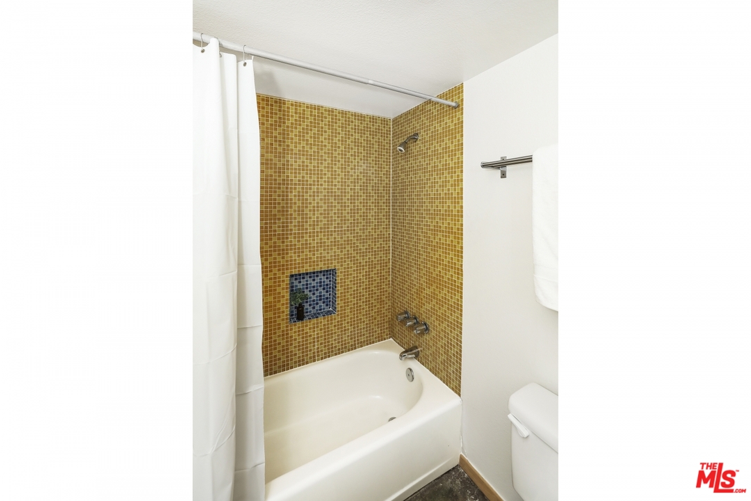 3375 Descanso Drive, Unit 2 Los Angeles, CA 90026 - Photo 25 of 31