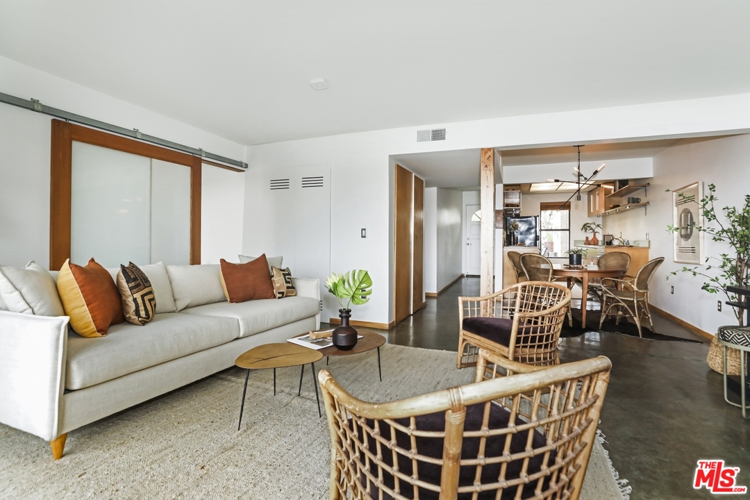 3375 Descanso Drive, Unit 2 Los Angeles, CA 90026 - Photo 4 of 31