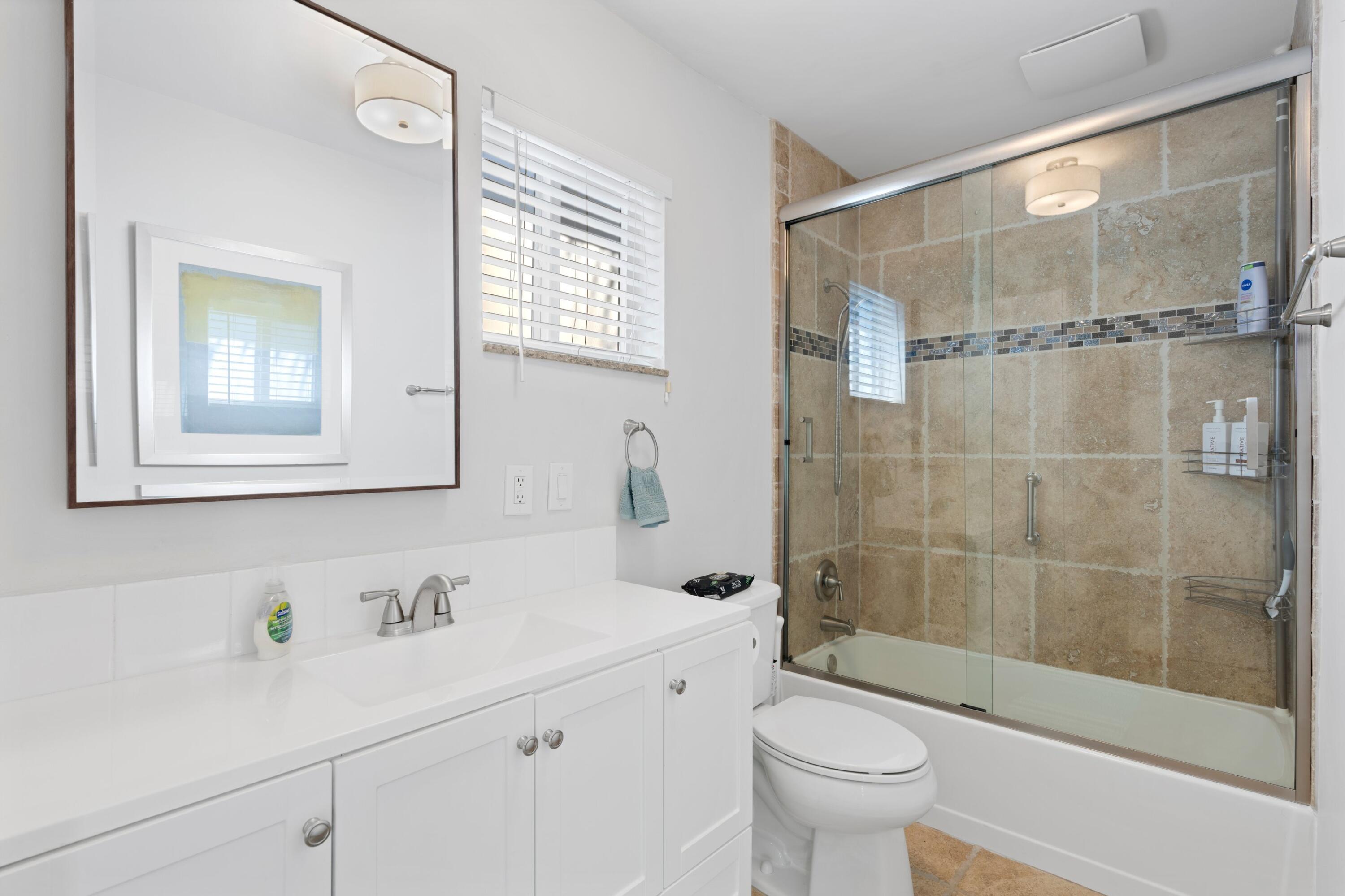 136 Oregon Lane Boca Raton, FL 33487 - Photo 15 of 45 Bedroom 2