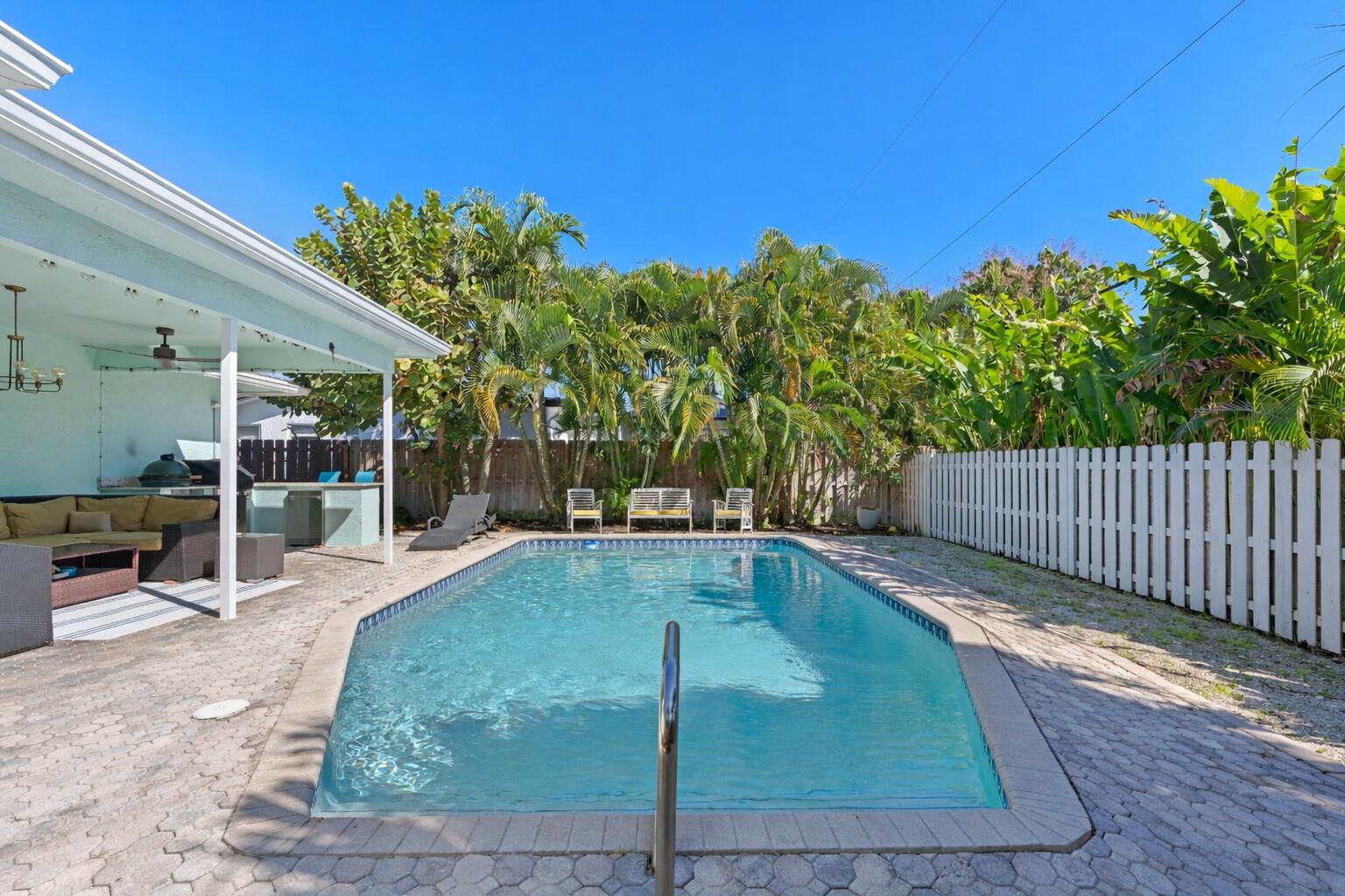 136 Oregon Lane Boca Raton, FL 33487 - Photo 17 of 45 Pool & Patio