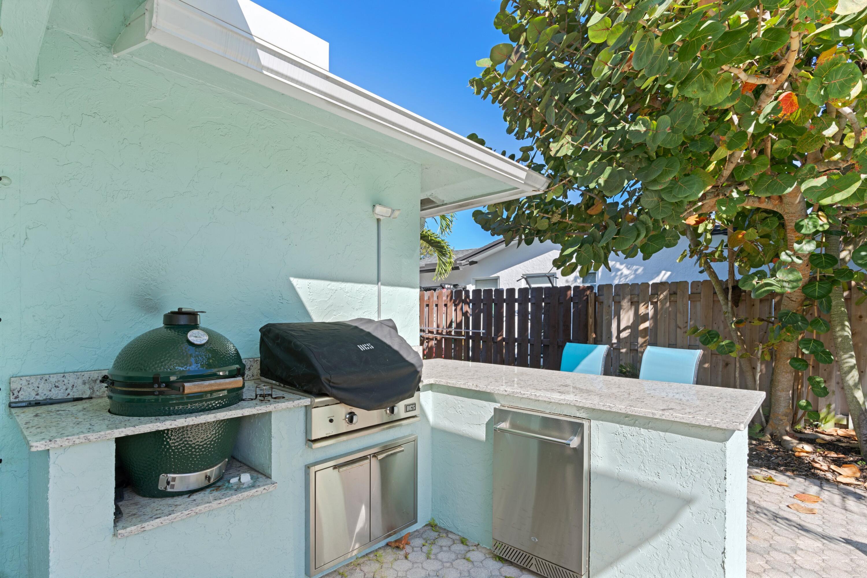 136 Oregon Lane Boca Raton, FL 33487 - Photo 20 of 45 BBQ Area