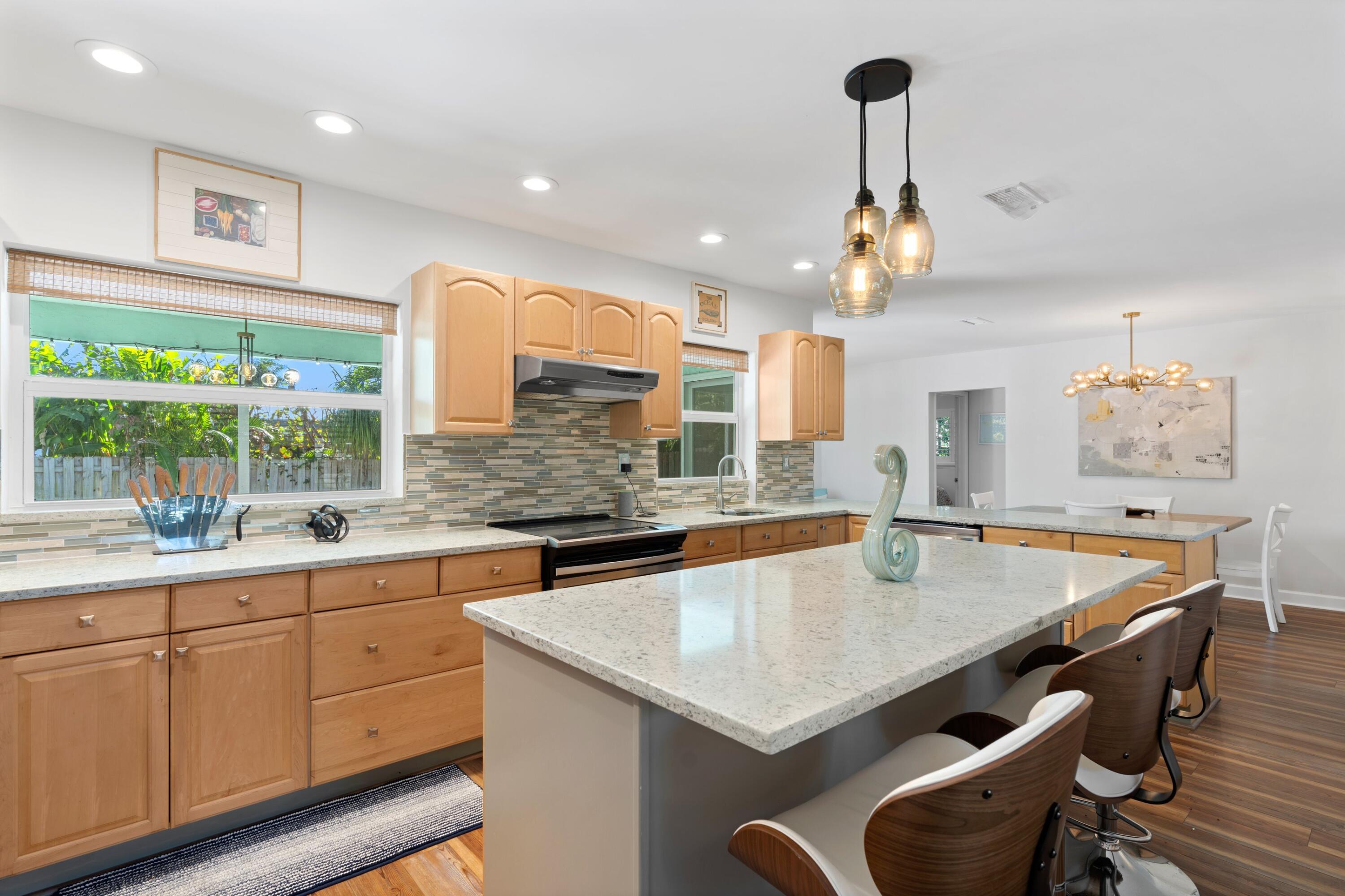 136 Oregon Lane Boca Raton, FL 33487 - Photo 8 of 45 Kitchen