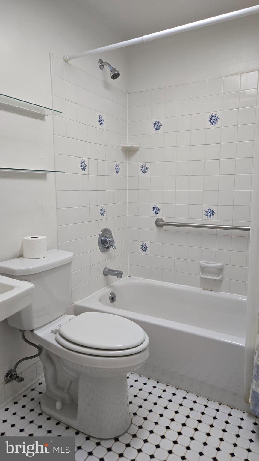 1016 Grovehill Road Baltimore, MD 21227 - Photo 58 of 65 Gallery Image 58