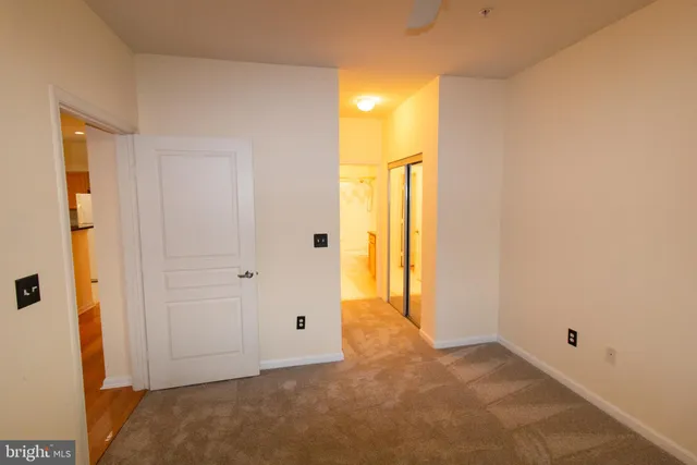 $2,000 | 12000 Market Street, Unit 377, Reston, VA 20190