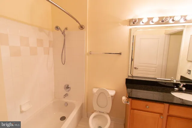 $2,000 | 12000 Market Street, Unit 377, Reston, VA 20190