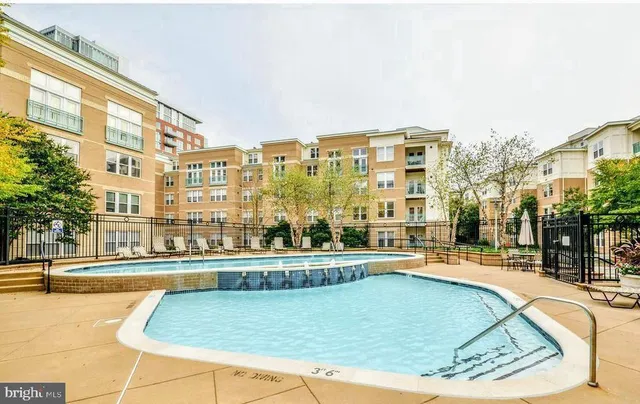 $2,000 | 12000 Market Street, Unit 377, Reston, VA 20190