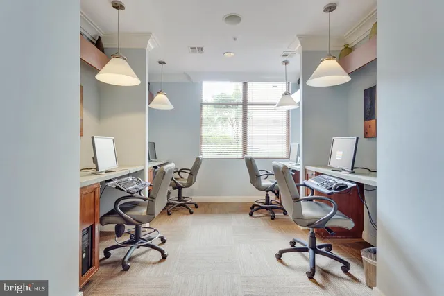 $2,000 | 12000 Market Street, Unit 377, Reston, VA 20190