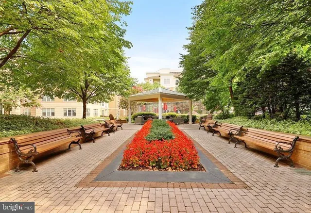 $2,000 | 12000 Market Street, Unit 377, Reston, VA 20190