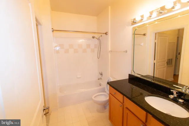 $2,000 | 12000 Market Street, Unit 377, Reston, VA 20190