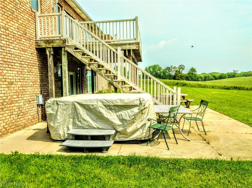 5136 Burnett Road Kent, OH 44240 - Photo 4 of 28 Hot tub negotiable....