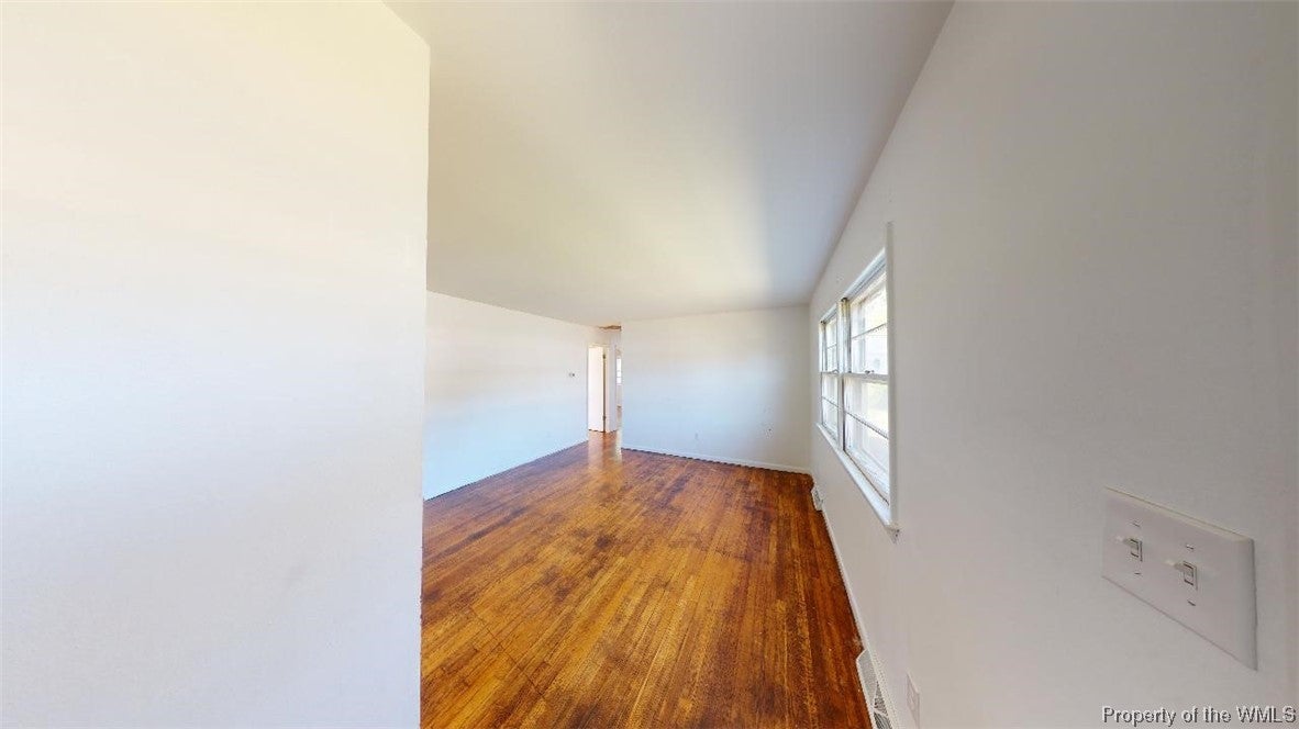 5105 Hazelwood Road Hampton, VA 23605 - Photo 3 of 49 Gallery Image 3