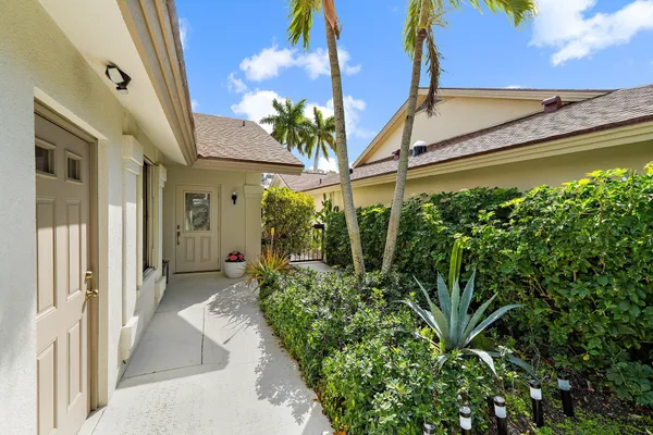 $1,295,000 | 125 Harbourside Circle, Jupiter, FL 33477