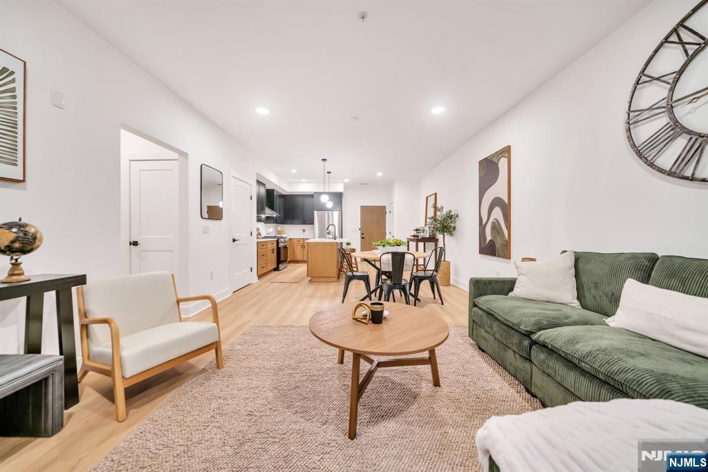 103 Encampment Towaco, NJ 07082 - Photo 4 of 25