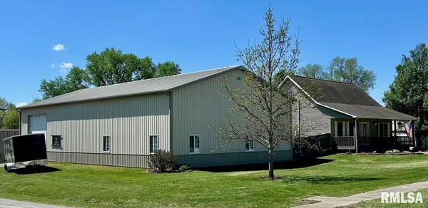 $350,000 | 204 West Church Street, Pleasant Plains, IL 62677