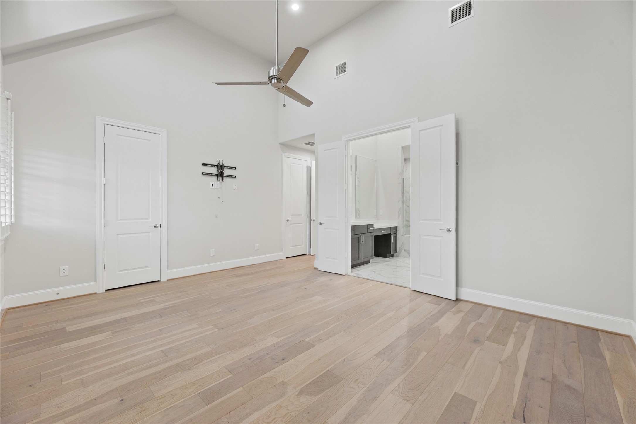 5306 South Capitol Street Houston, TX 77023 - Photo 14 of 28 wooden floor in an empty room