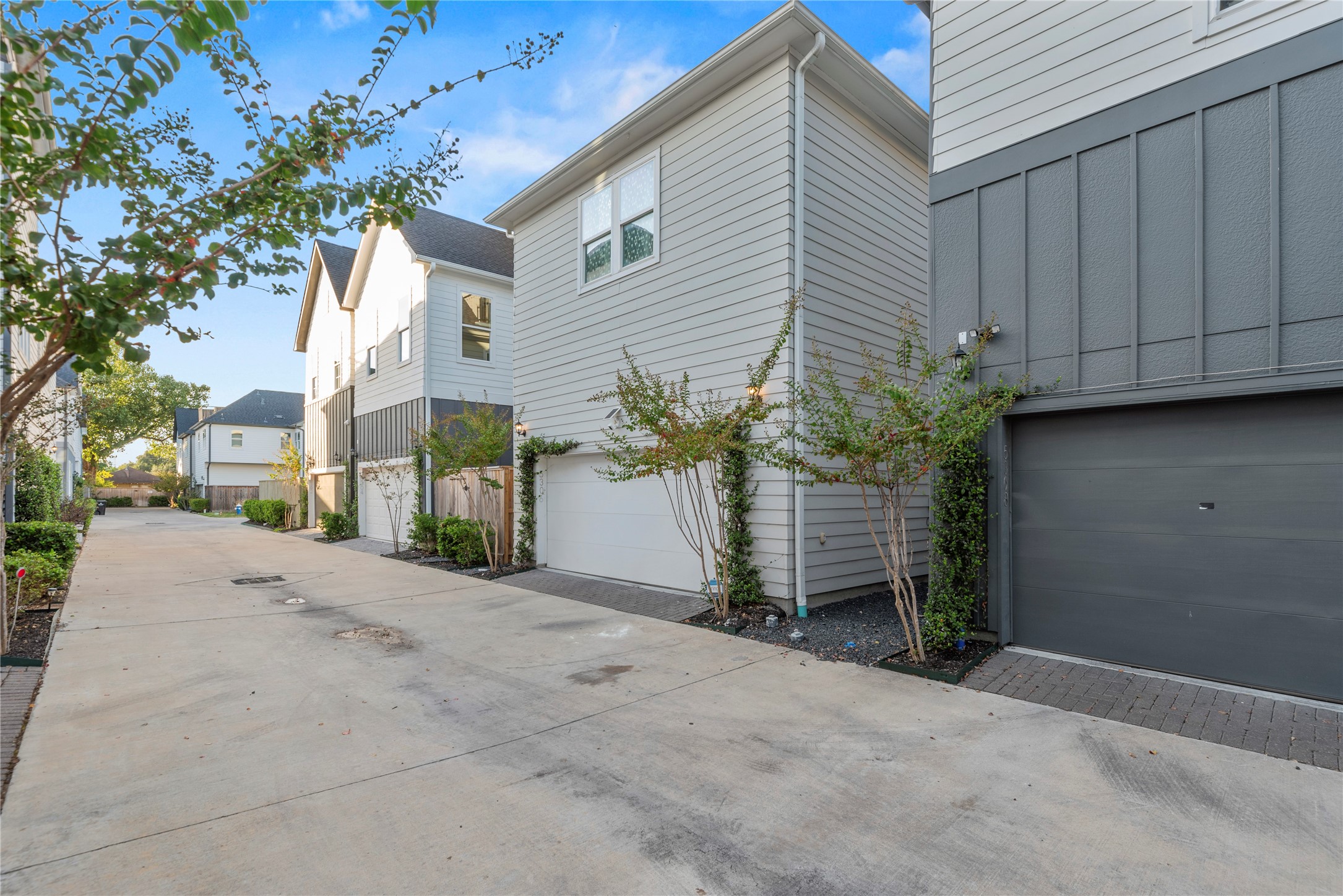 5306 South Capitol Street Houston, TX 77023 - Photo 26 of 28 a view of a house with a backyard and plants