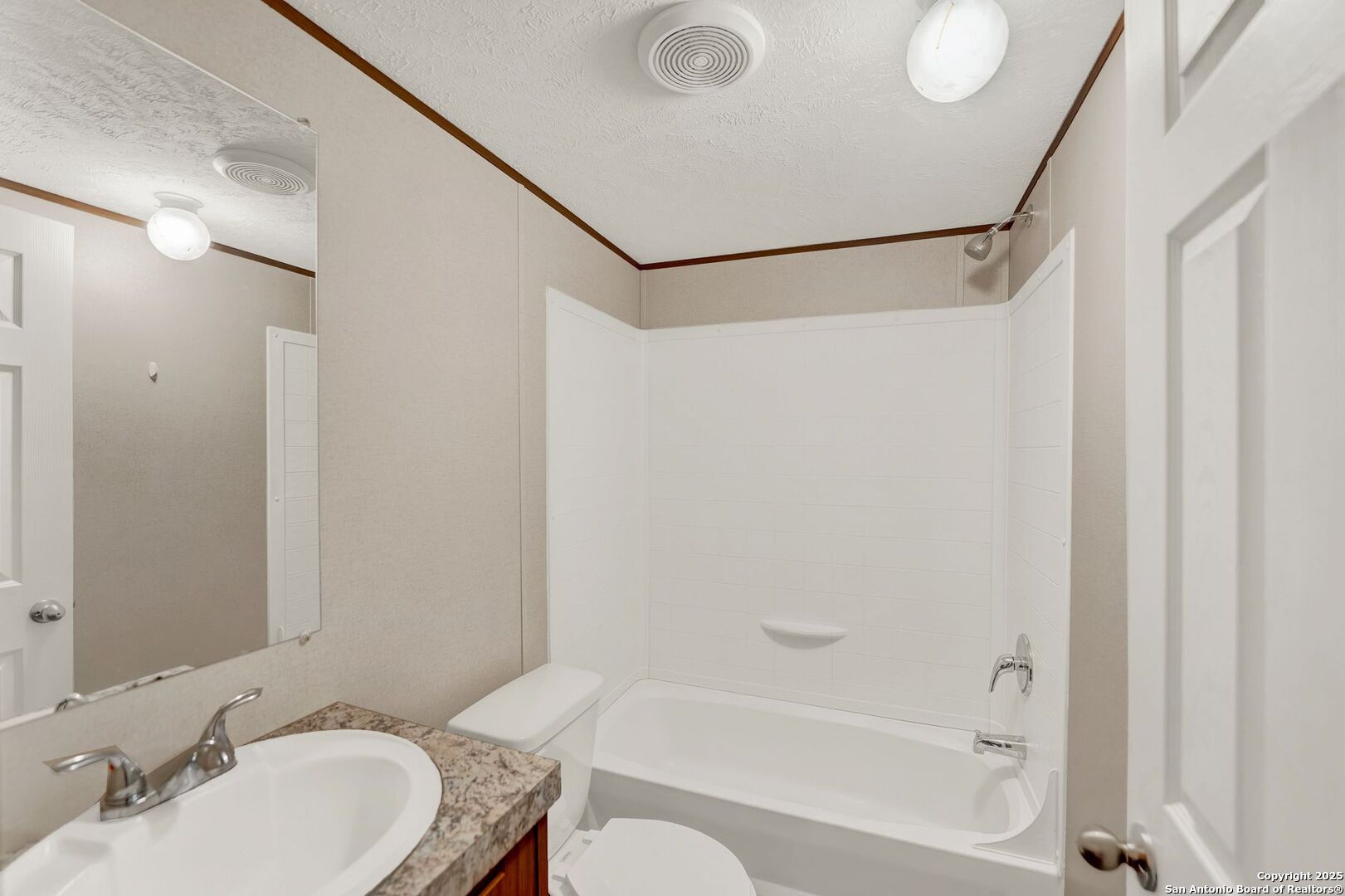 888 Lobo Loop Hondo, TX 78861 - Photo 15 of 35
