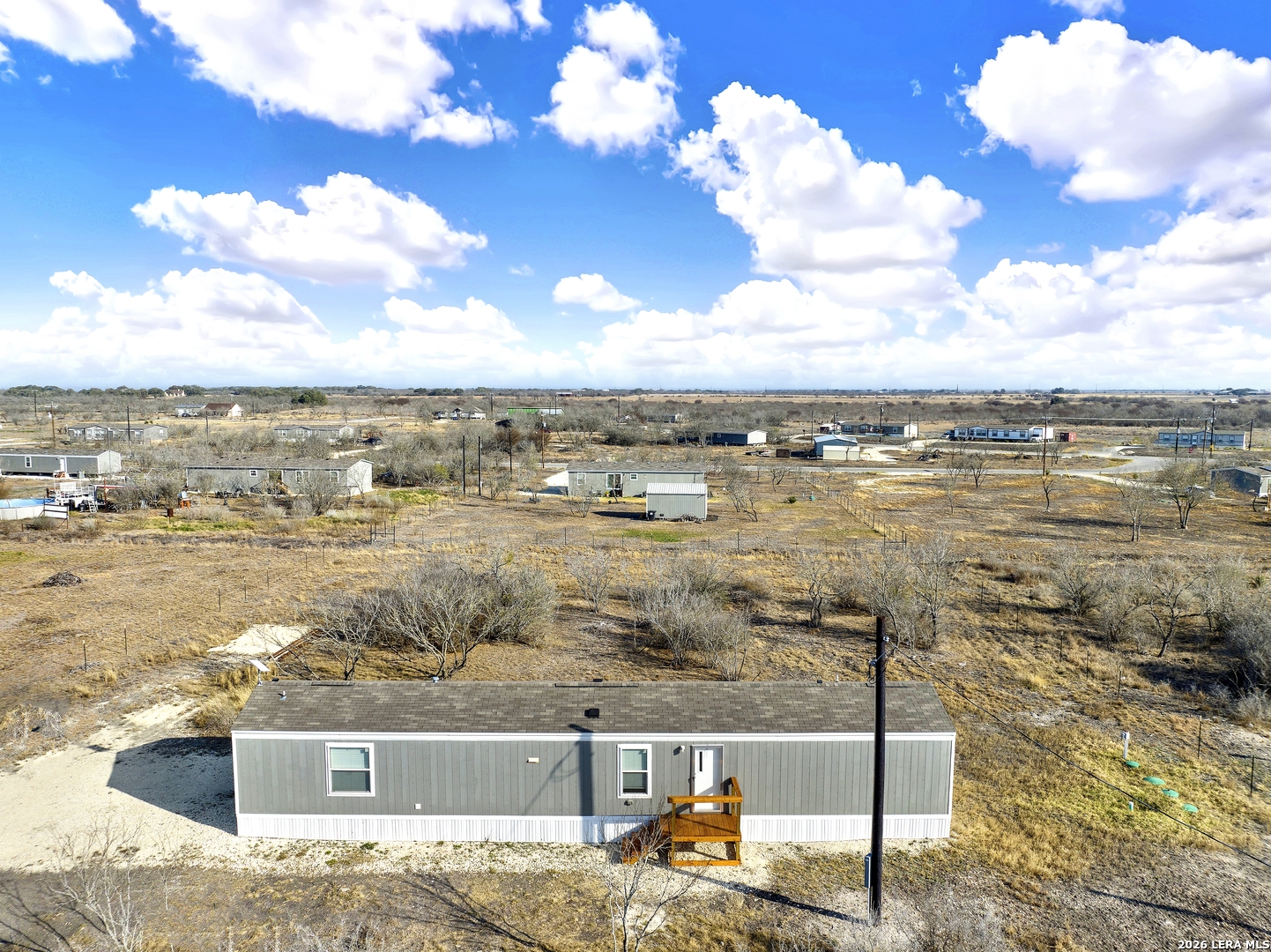 888 Lobo Loop Hondo, TX 78861 - Photo 4 of 35