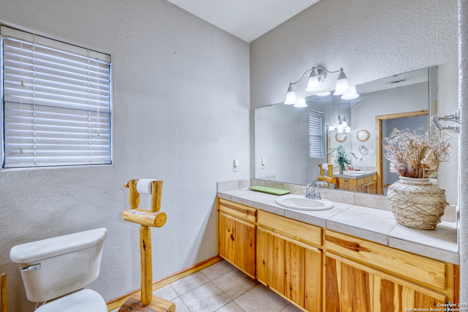 498 Camino Del Rancho Concan, TX 78838 - Photo 14 of 37