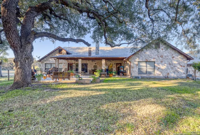 $850,000 | 498 Camino Del Rancho, Concan, TX 78838