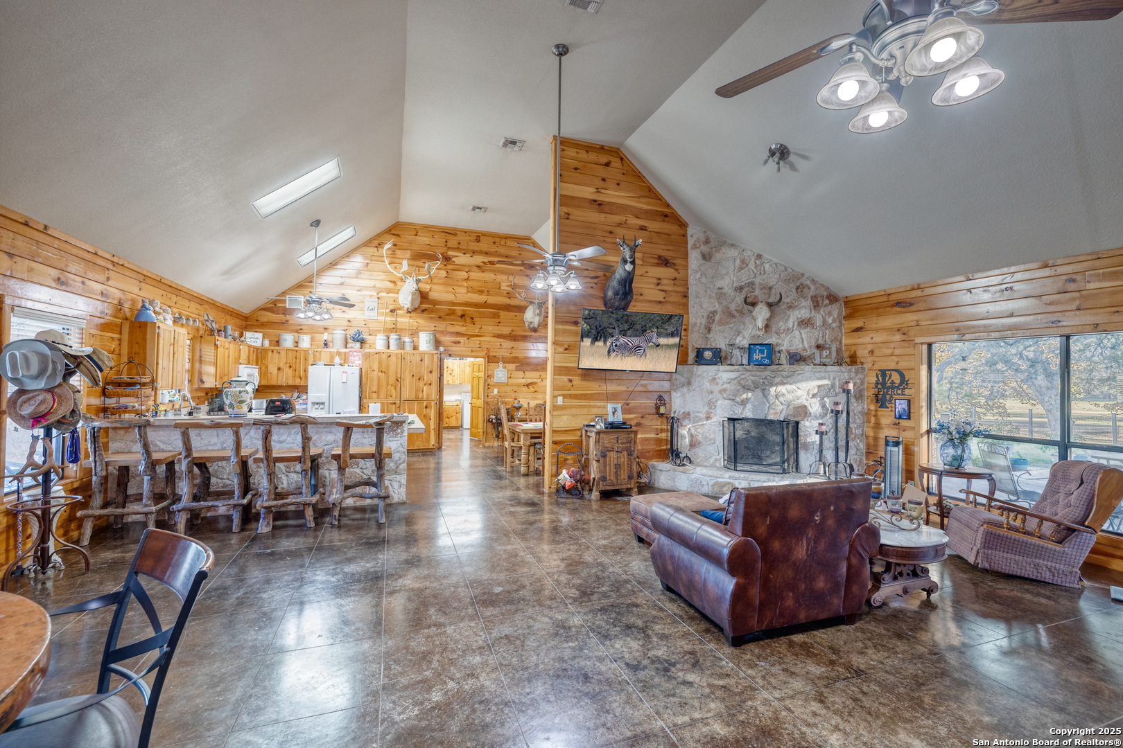 498 Camino Del Rancho Concan, TX 78838 - Photo 3 of 37