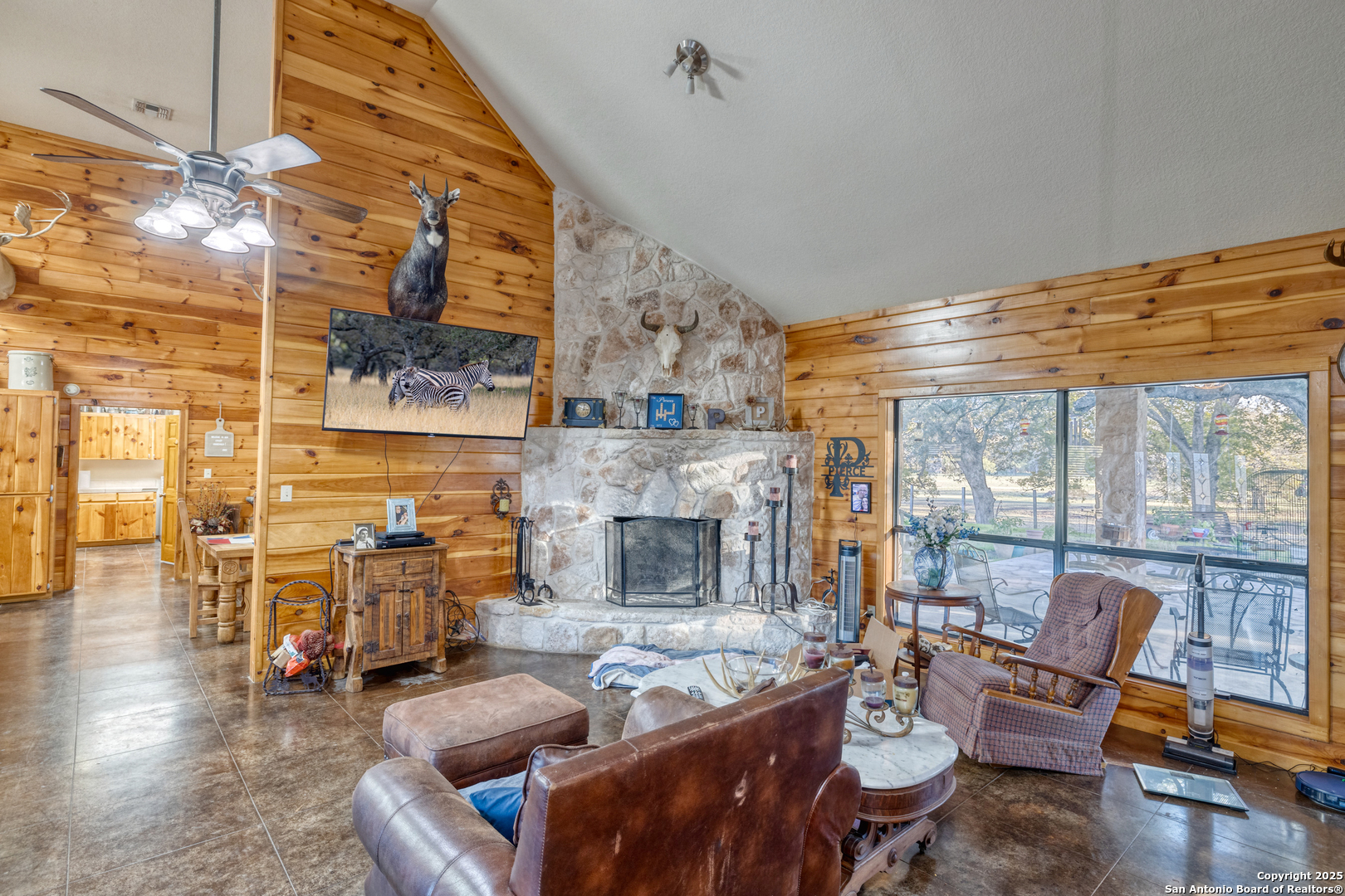 498 Camino Del Rancho Concan, TX 78838 - Photo 5 of 37