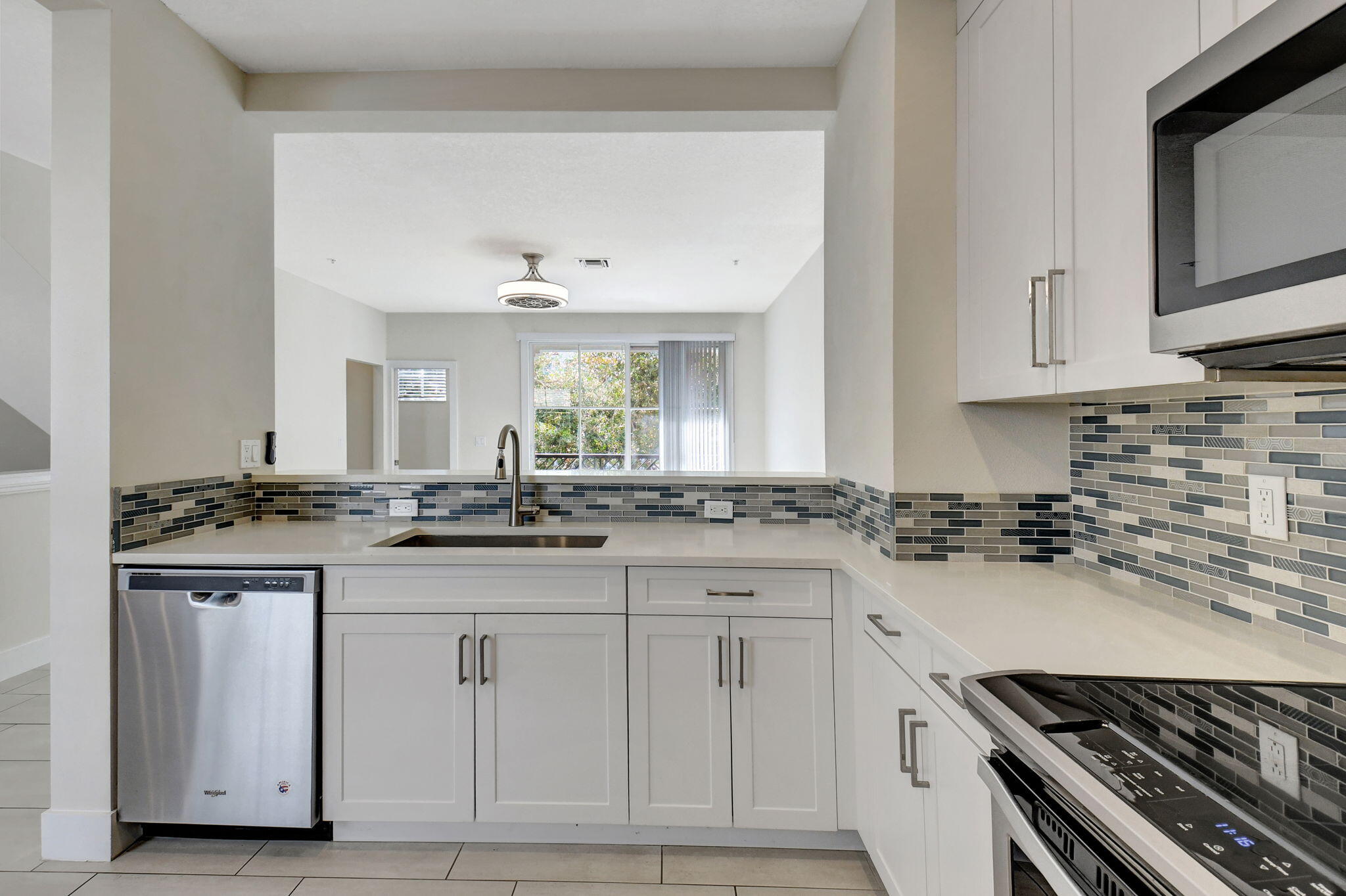 325 Atlantic Grove Way Delray Beach, FL 33444 - Photo 14 of 45 Kitchen