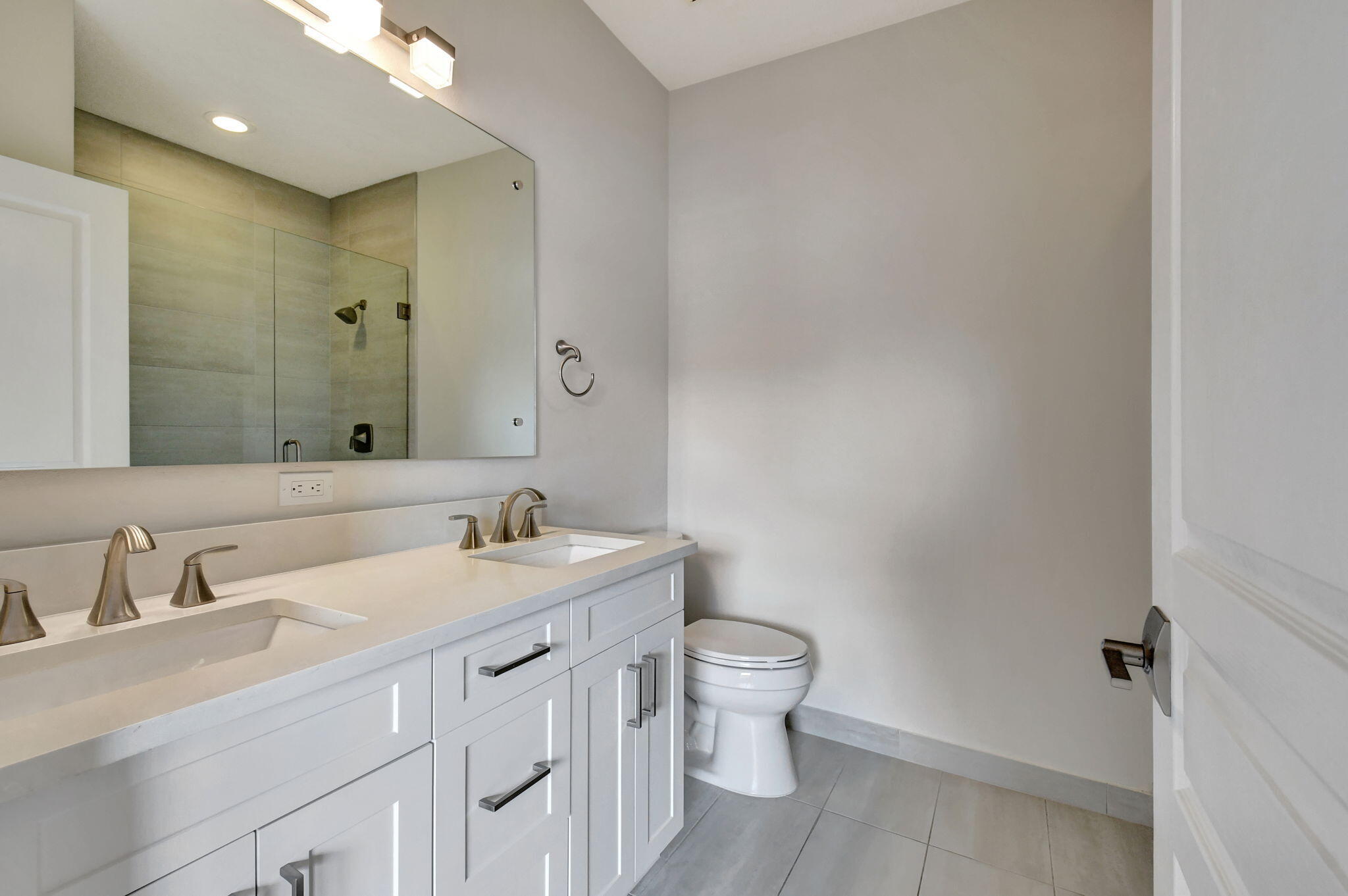 325 Atlantic Grove Way Delray Beach, FL 33444 - Photo 28 of 45 Primary bath