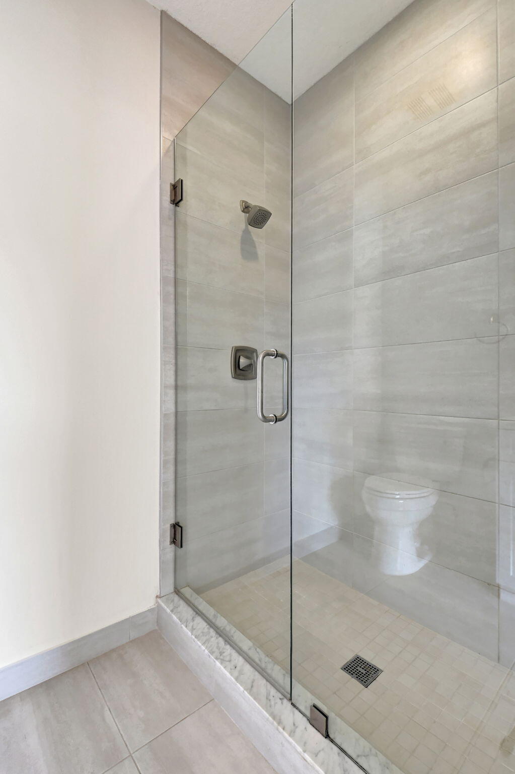 325 Atlantic Grove Way Delray Beach, FL 33444 - Photo 29 of 45 Primary bath