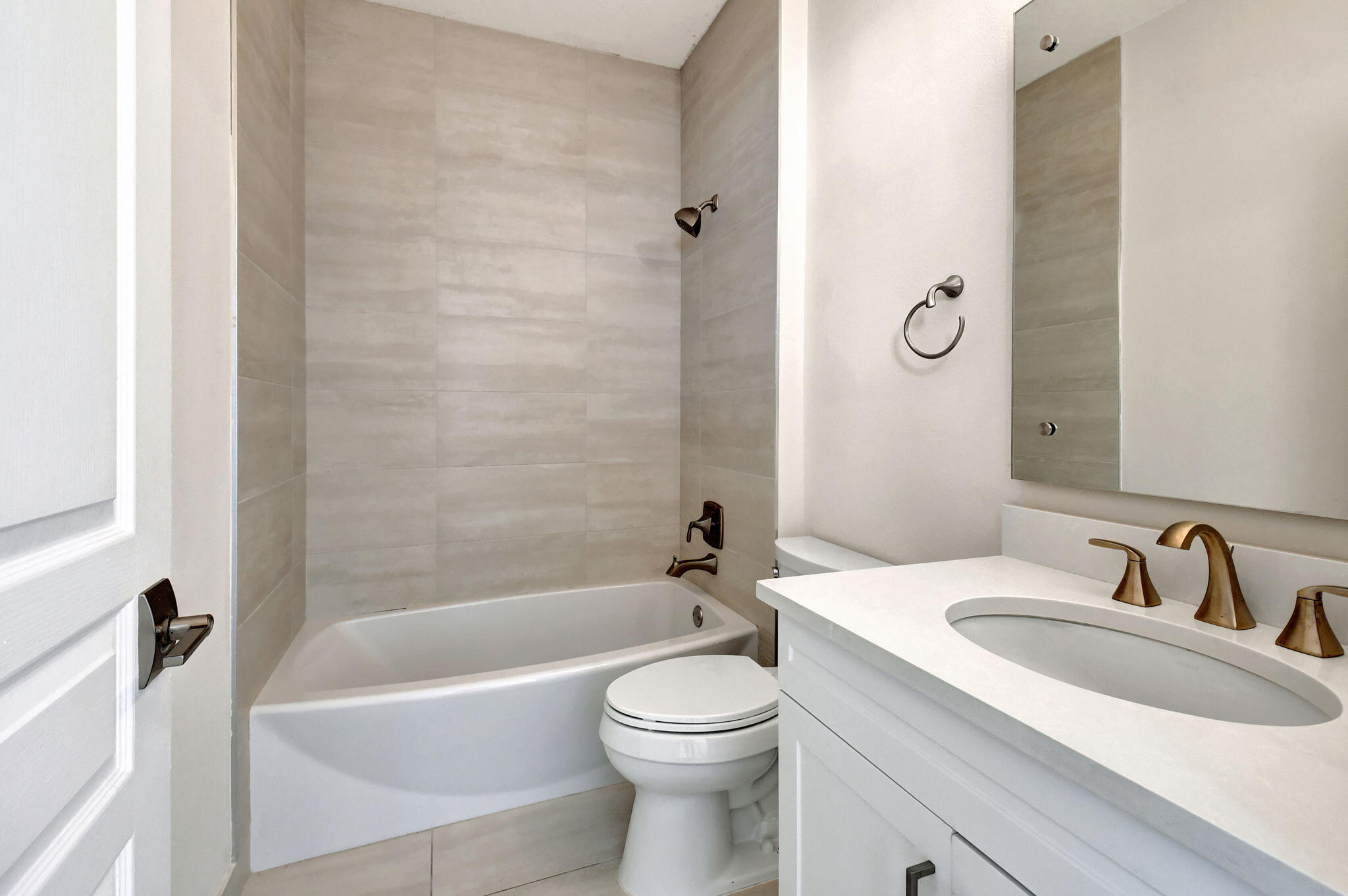 325 Atlantic Grove Way Delray Beach, FL 33444 - Photo 33 of 45 Bathroom