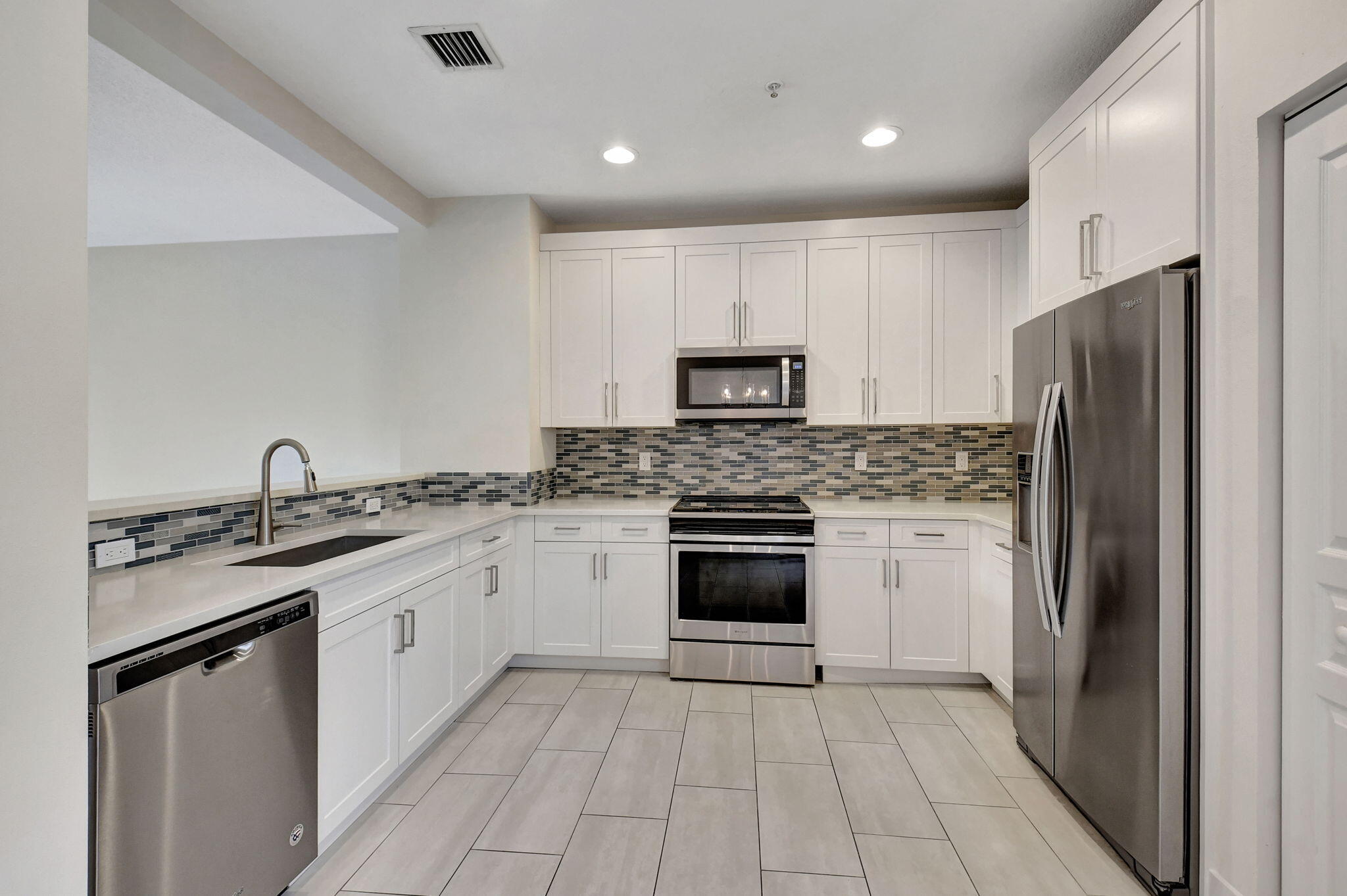 325 Atlantic Grove Way Delray Beach, FL 33444 - Photo 8 of 45 Kitchen