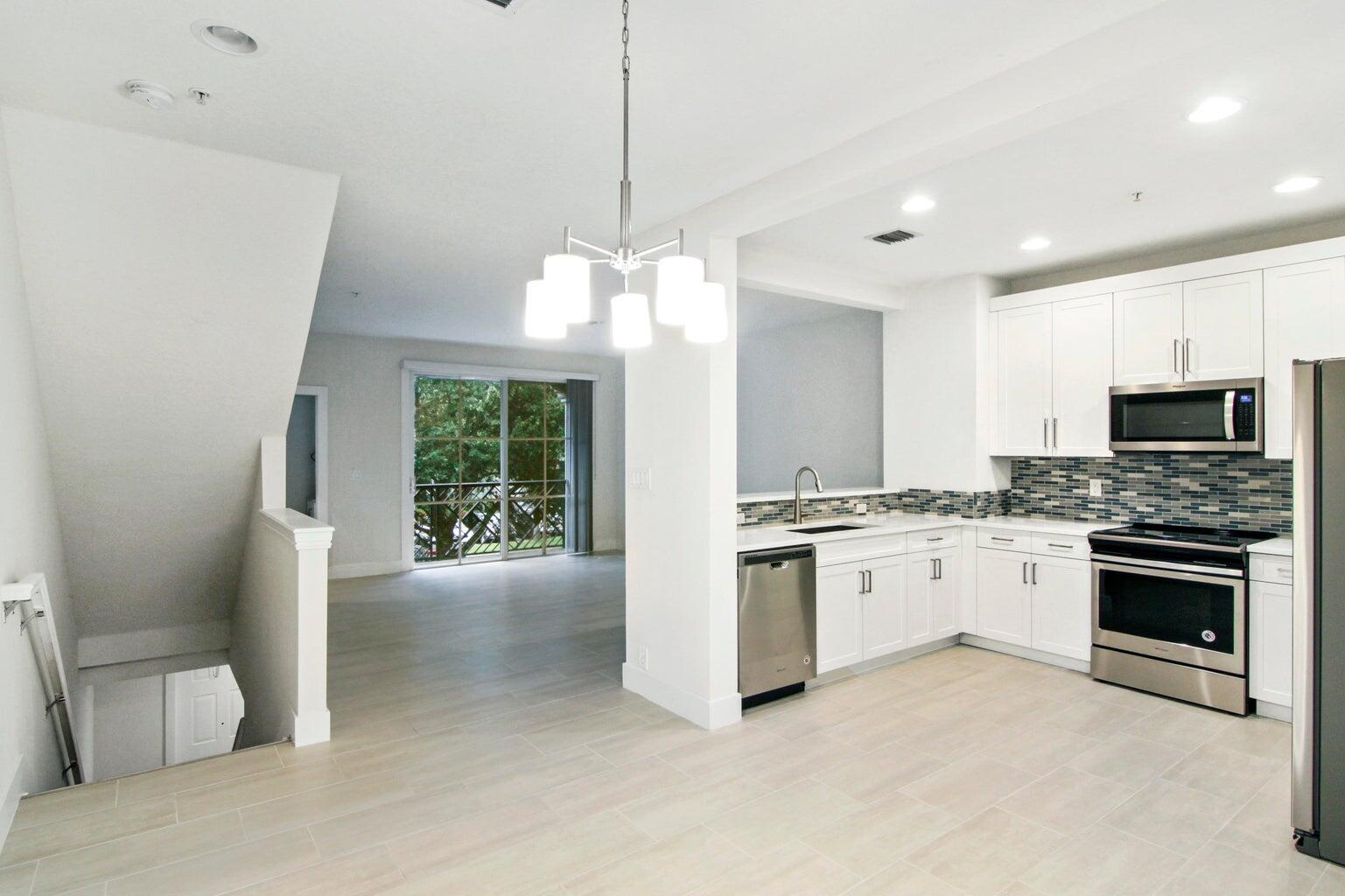 325 Atlantic Grove Way Delray Beach, FL 33444 - Photo 8 of 46 Kitchen