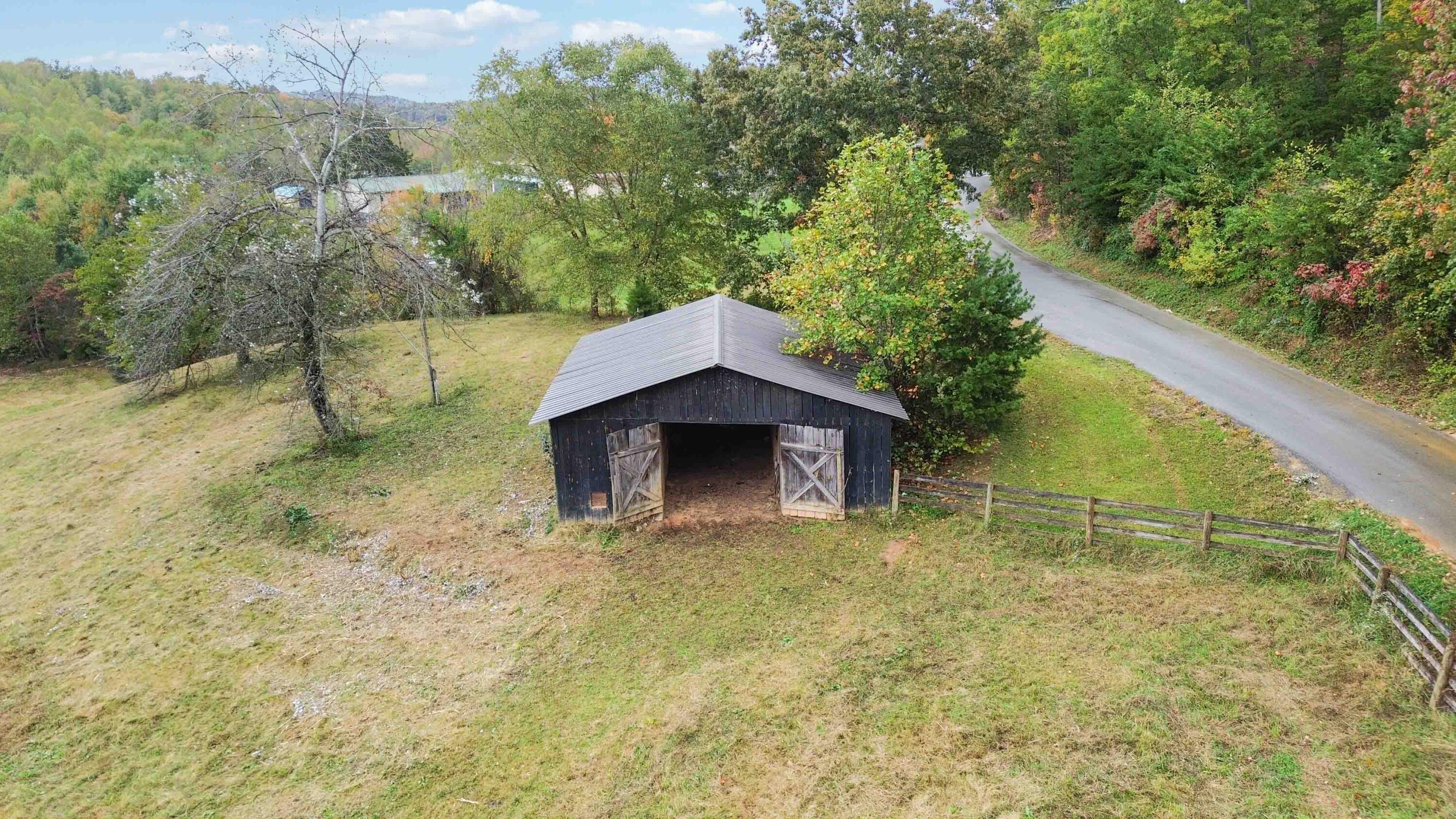 959 Sallys Branch Road East London, KY 40741 - Photo 33 of 44 033
