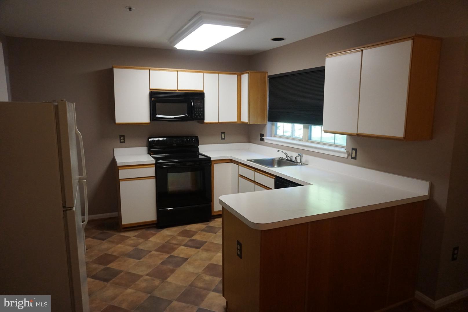 3303 Sea Port Way Silver Spring, MD 20902 - Photo 5 of 12 Kitchen