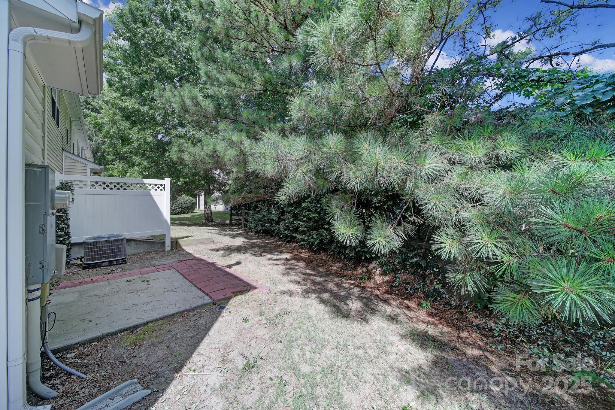 13719 Singleleaf Lane Charlotte, NC 28278 - Photo 34 of 42 a view of a backyard